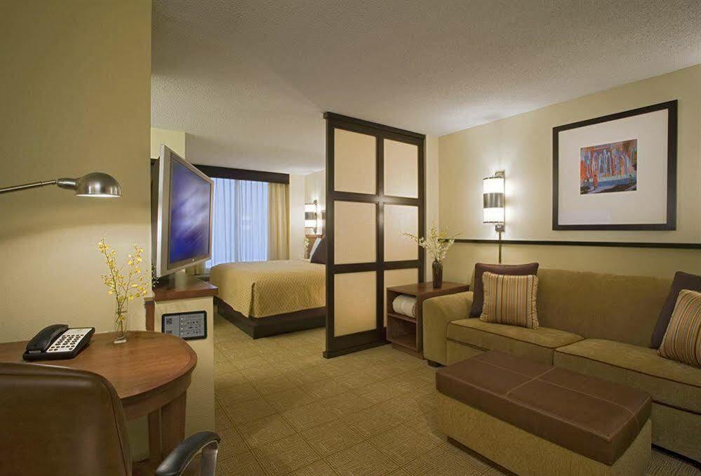 Hyatt Place Detroit/Utica Extérieur photo